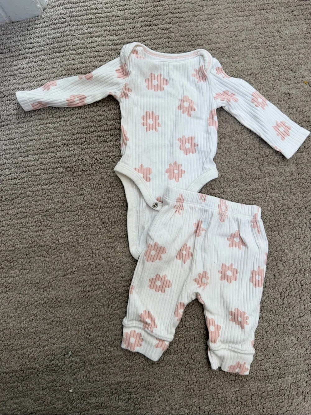 Newborn girl bundle - florals & pink from Carters and Cloud Island.